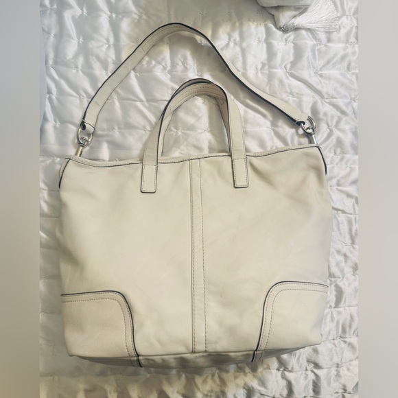 Coach Cream Shoulder Bag - Picture 11 of 16
